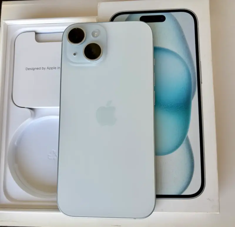 iPhone 15 en excelente estado con caja original - 1