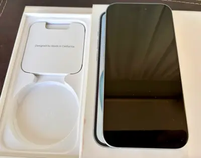 iPhone 15 en excelente estado con caja original - miniatura 2