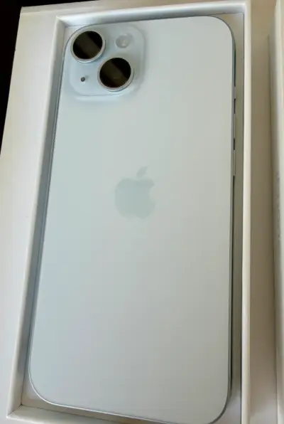 iPhone 15 en excelente estado con caja original - miniatura 3
