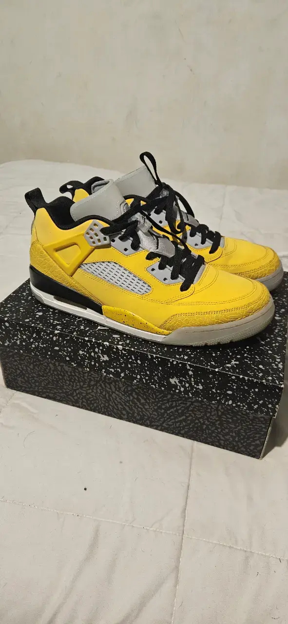 Jordan spizike amarillas