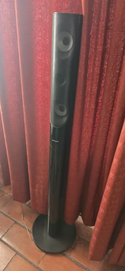 Sistema de sonido Samsung con subwoofer y parlantes - miniatura 4