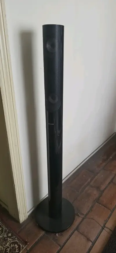 Sistema de sonido Samsung con subwoofer y parlantes - miniatura 5
