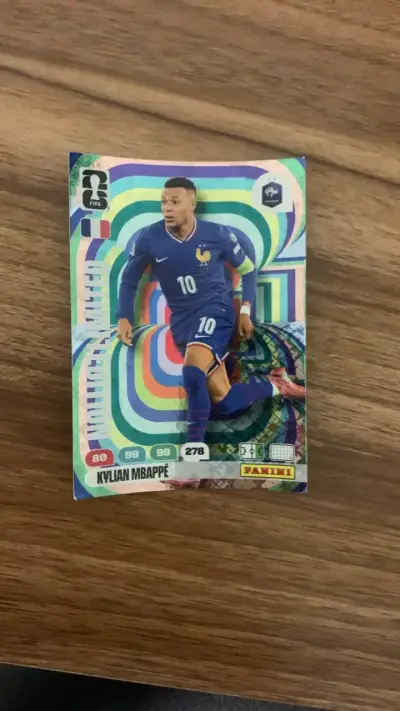 Tarjetas coleccionables Panini de fútbol - miniatura 2