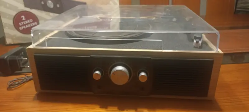 Tocadiscos clásico con Bluetooth y radio FM - 1