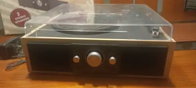 Tocadiscos clásico con Bluetooth y radio FM - miniatura 1