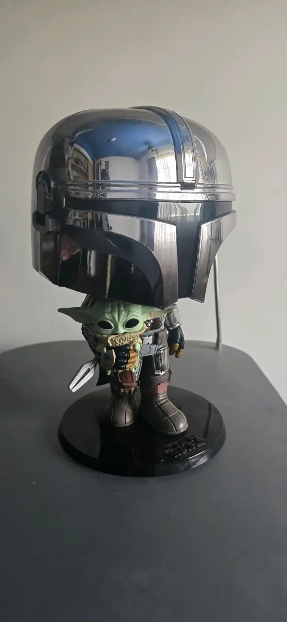 Figura Funko Pop Mandalorian con Grogu - 1