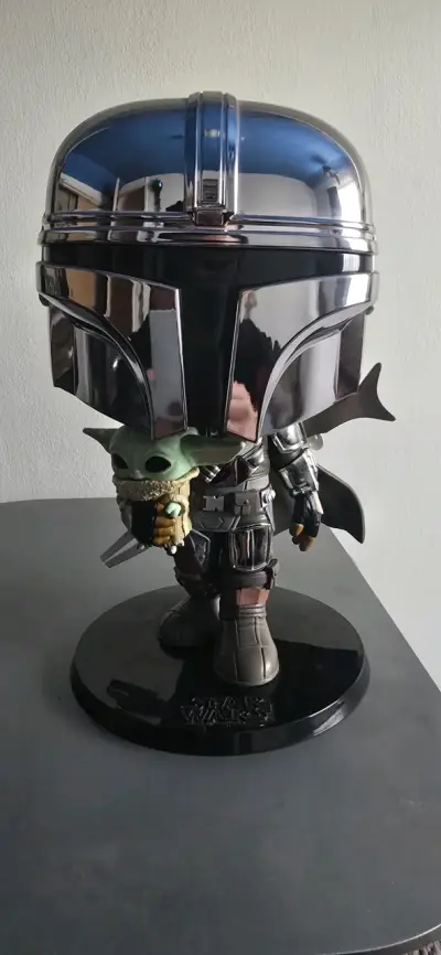 Figura Funko Pop Mandalorian con Grogu - miniatura 2