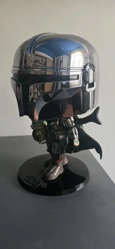 Figura Funko Pop Mandalorian con Grogu - miniatura 4