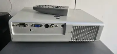Proyector 3M S15 con control remoto - miniatura 4