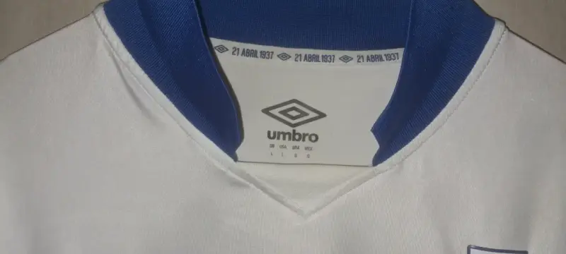 Camiseta Universidad Católica Local Umbro - 2