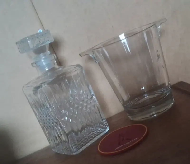 Set de licorera y vaso de cristal tallado