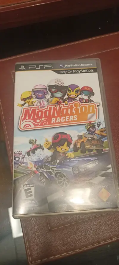Juego PSP ModNation Racers en buen estado - miniatura 1