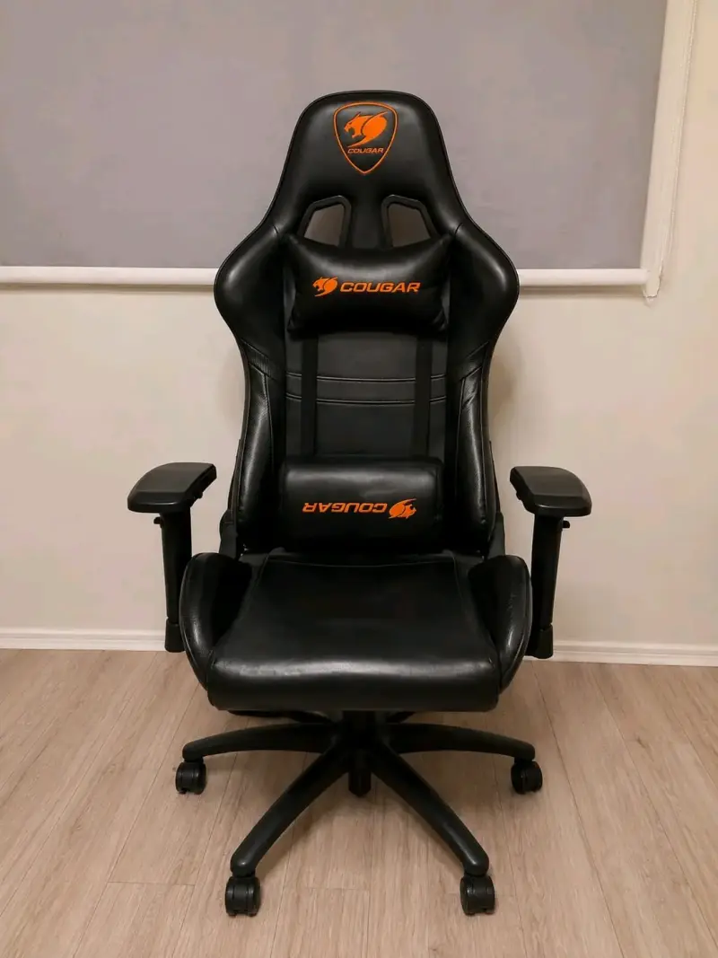 Silla Gamer Cougar Negra Ergonómica