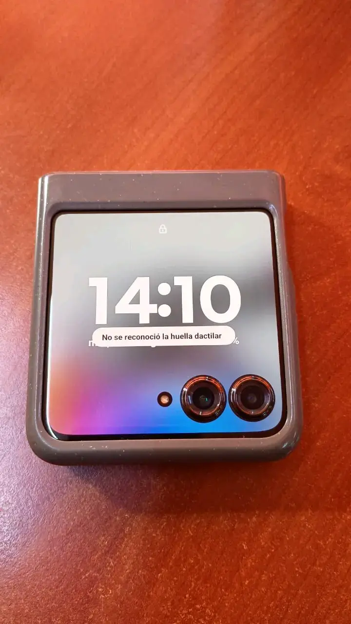 Smartphone plegable Motorola Razer 50 - 3