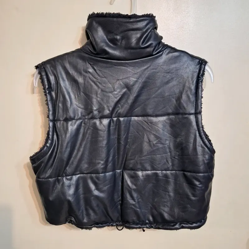 Chaleco sin mangas negro con forro polar - 3