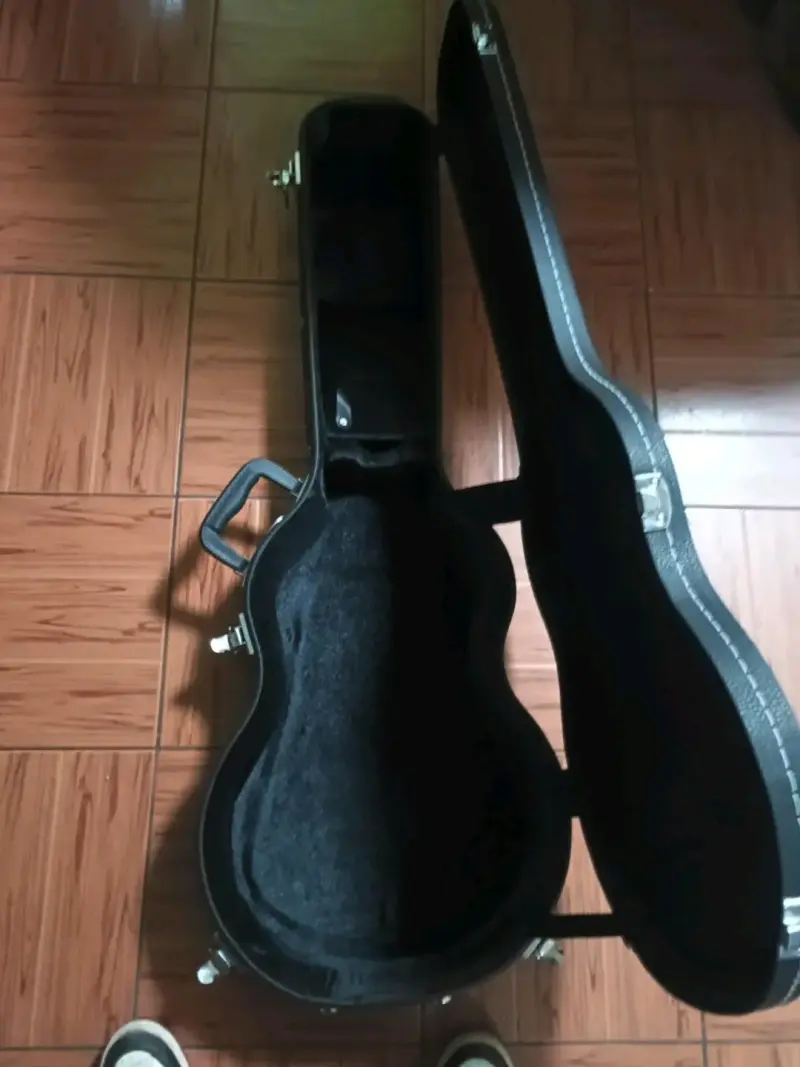 Estuche rígido para guitarra  con cerradura - 6