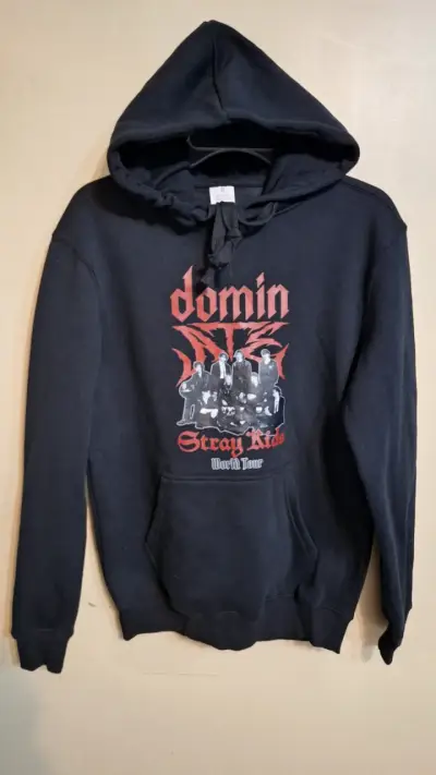 Polerón con capucha Stray Kids World Tour - miniatura 1