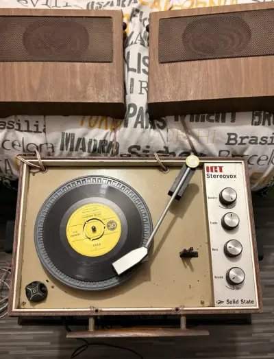 Tocadiscos vintage IRT 1970 - miniatura 1