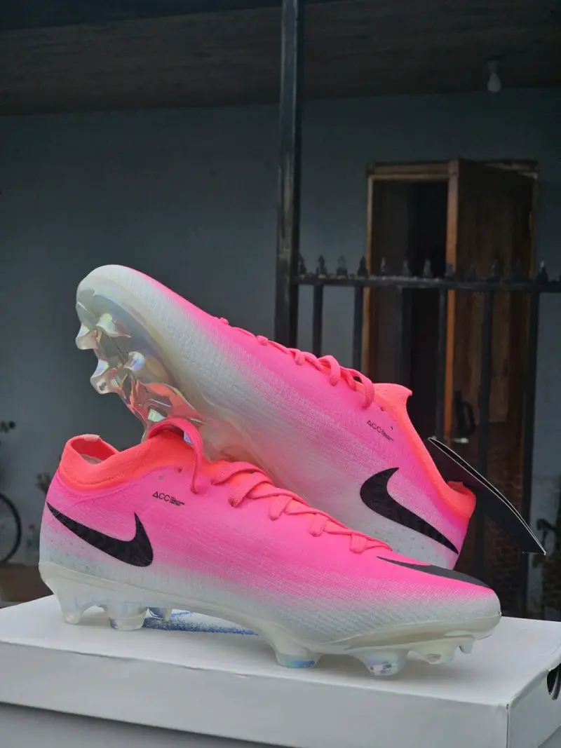 Botines de fútbol rosa para césped - 5