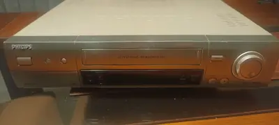 Reproductor VHS Philips Hi-Fi Stereo SmartPicture - miniatura 1