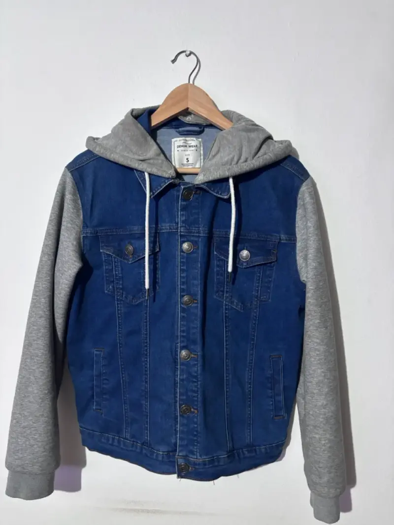 Chaqueta de mezclilla con capucha - 1