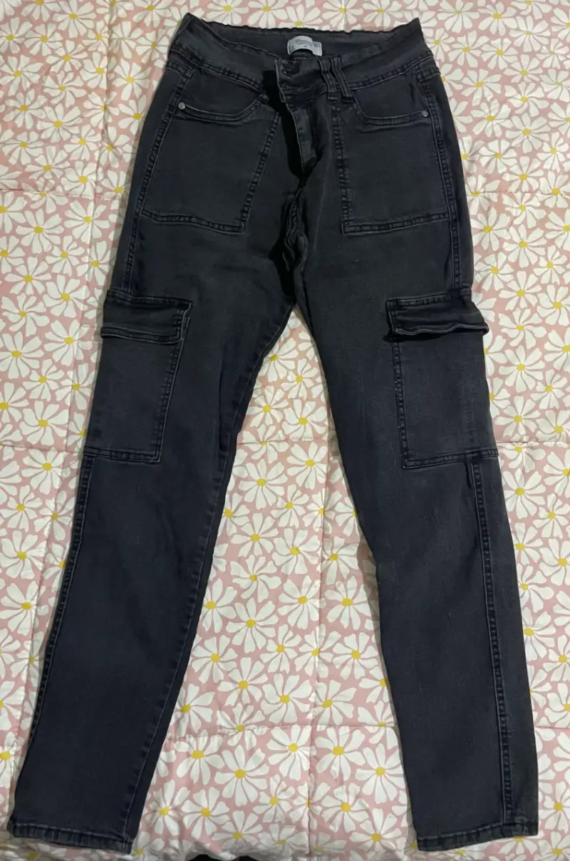 Jeans de mujer con diseño desgastado - 3