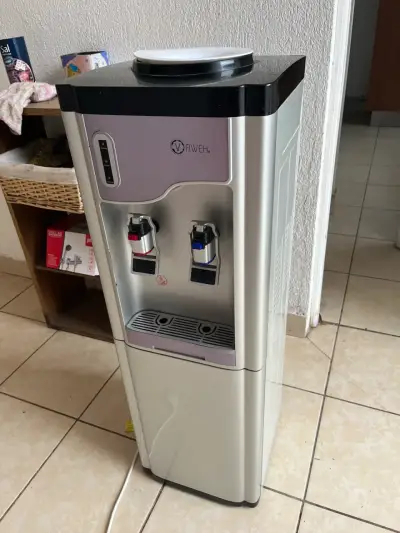 Dispensador de agua fría y caliente Aweh - miniatura 1