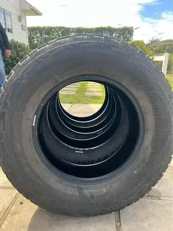 Neumáticos Bridgestone Dueler 255/70R17 usados - 4