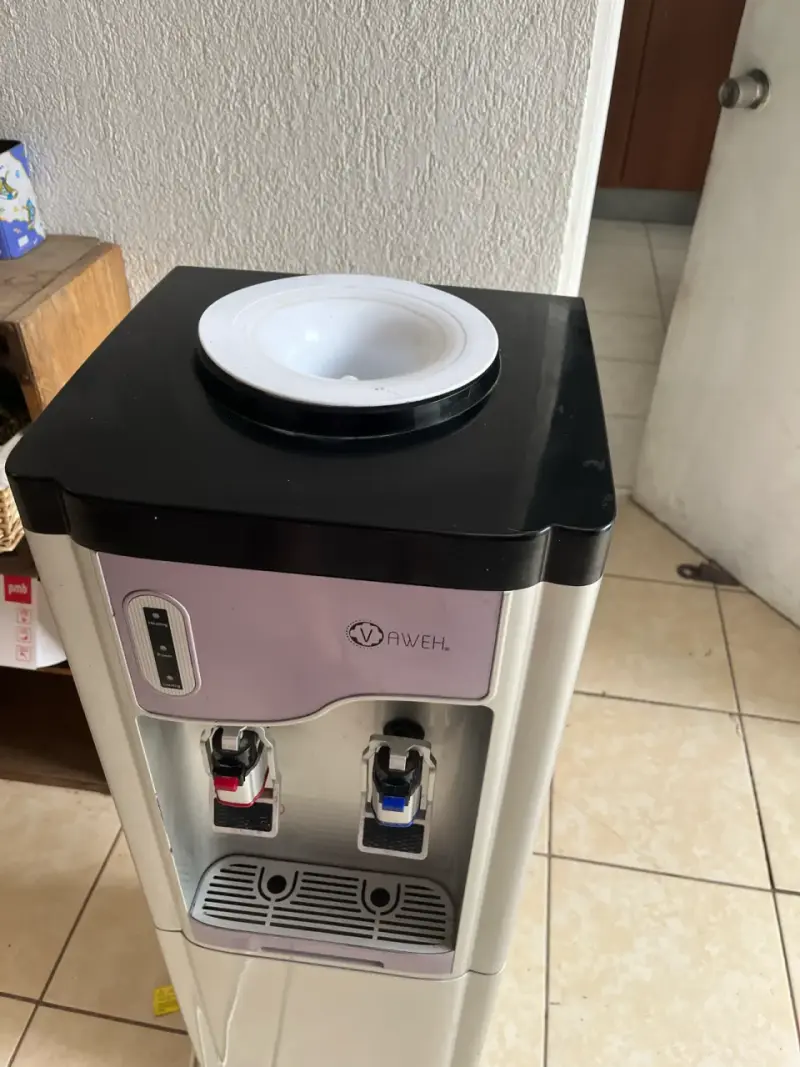 Dispensador de agua fría y caliente Aweh - 2