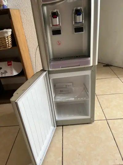 Dispensador de agua fría y caliente Aweh - miniatura 4