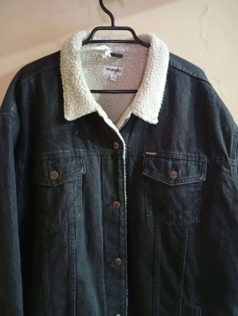 Chaqueta de mezclilla Wrangler con forro de borrego - 2