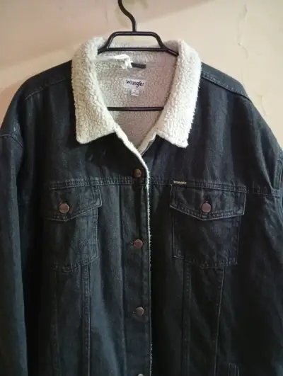 Chaqueta de mezclilla Wrangler con forro de borrego - miniatura 2