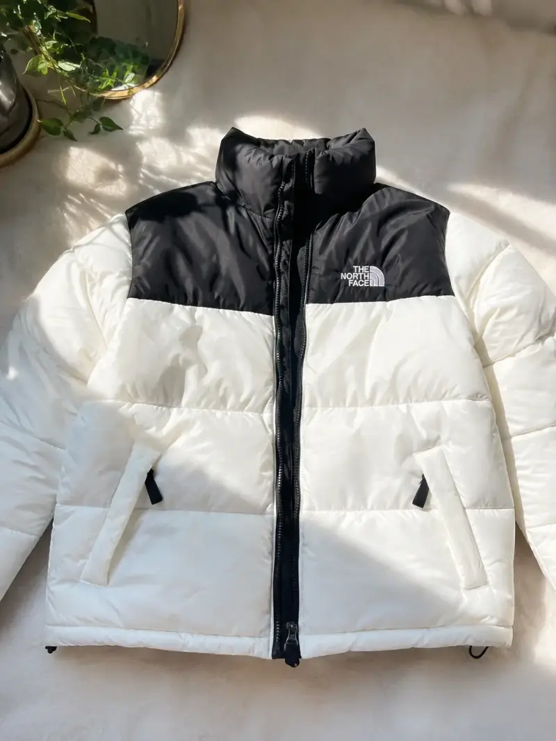 Chaqueta acolchada The North Face blanca y negra