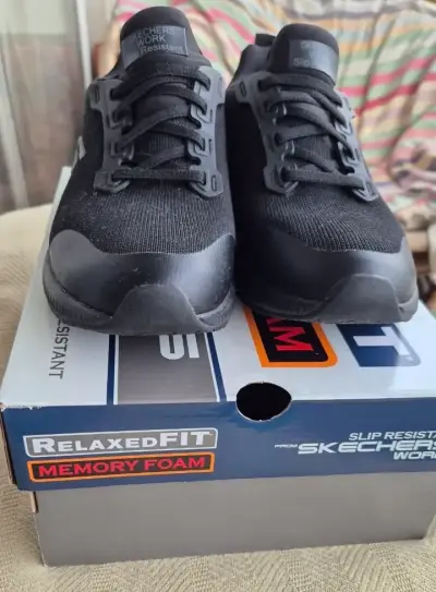 Zapatillas Skechers Work negras antideslizantes - miniatura 1