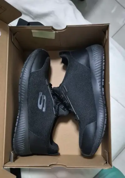Zapatillas Skechers Work negras antideslizantes - miniatura 3