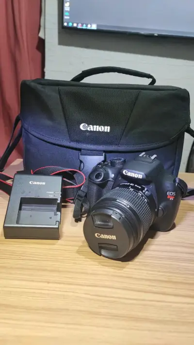 Cámara Canon EOS Rebel T5 con accesorios - miniatura 1