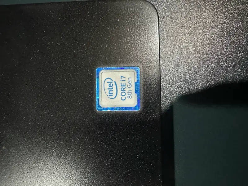 Notebook Dell Precision 3530 con Intel Core i7 - 3