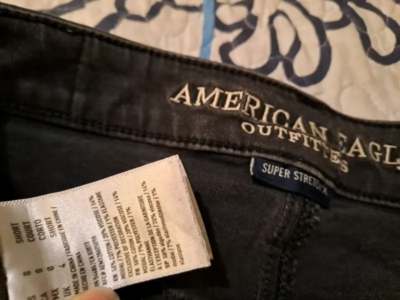 Jeans negros rasgados American Eagle para mujer - 3