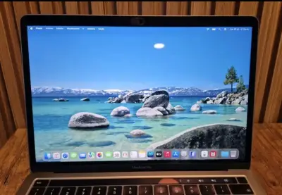 MacBook Pro 13 pulgadas M1 2020 en buen estado - miniatura 1