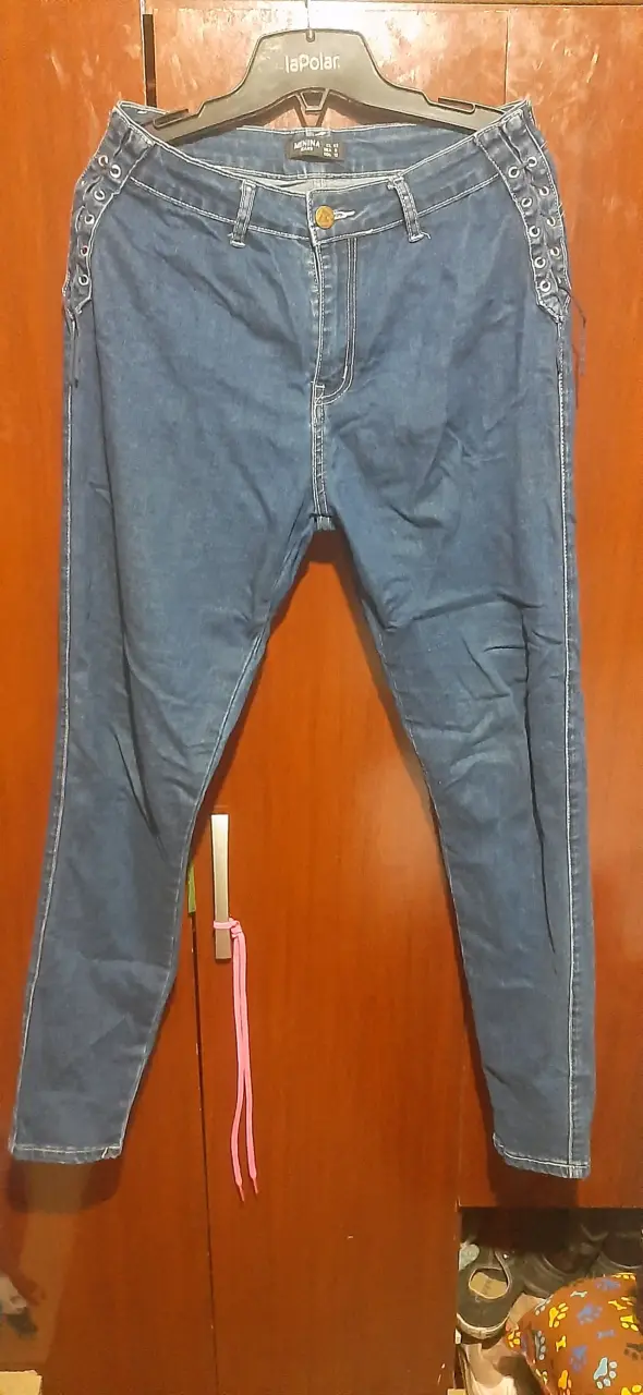 Jeans azul con ojales laterales Menina - 1