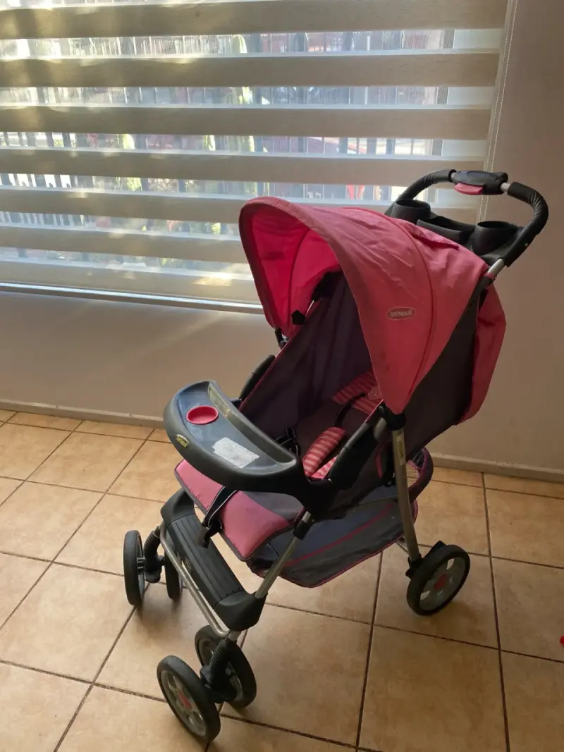 Coche de bebé rosa Bebesit con bandeja - 2