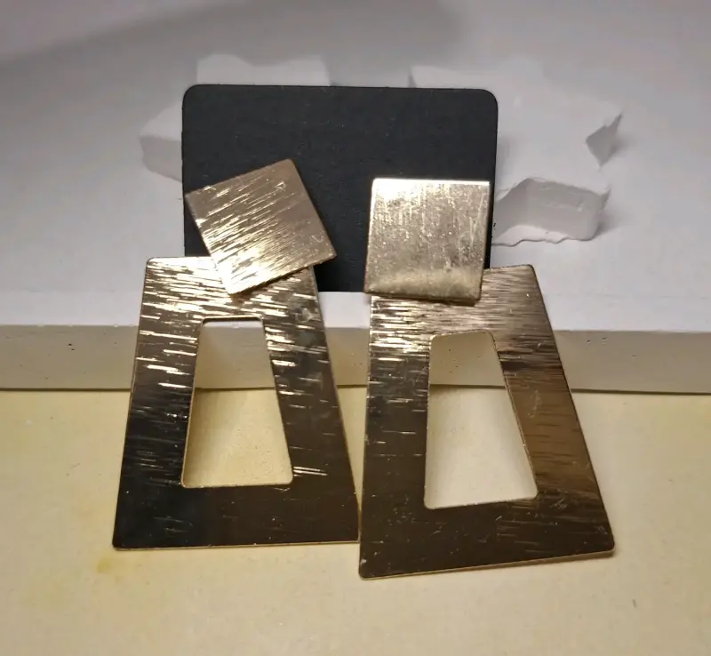 Aros geométricos dorados modernos - 2