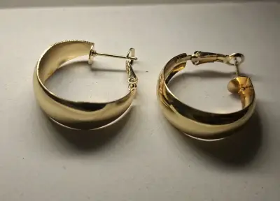 Aros de aro dorados elegantes - miniatura 3