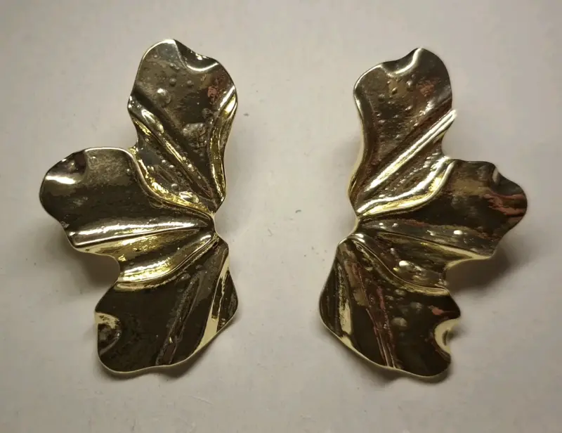 Aros de diseño en forma de hoja dorados - 3