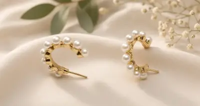 Aros dorados con perlas estilo elegante - miniatura 1