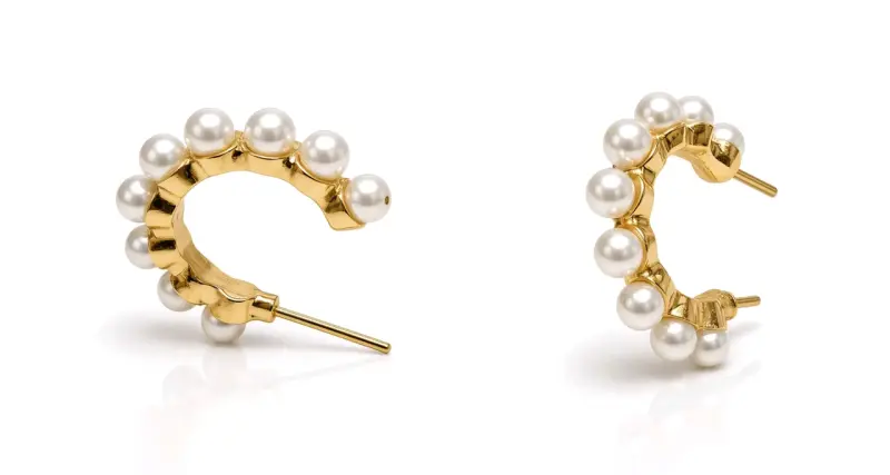 Aros dorados con perlas estilo elegante - 2