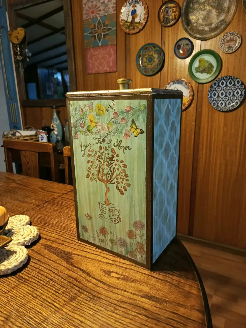 Caja decorativa de madera pintada a mano para te - 2