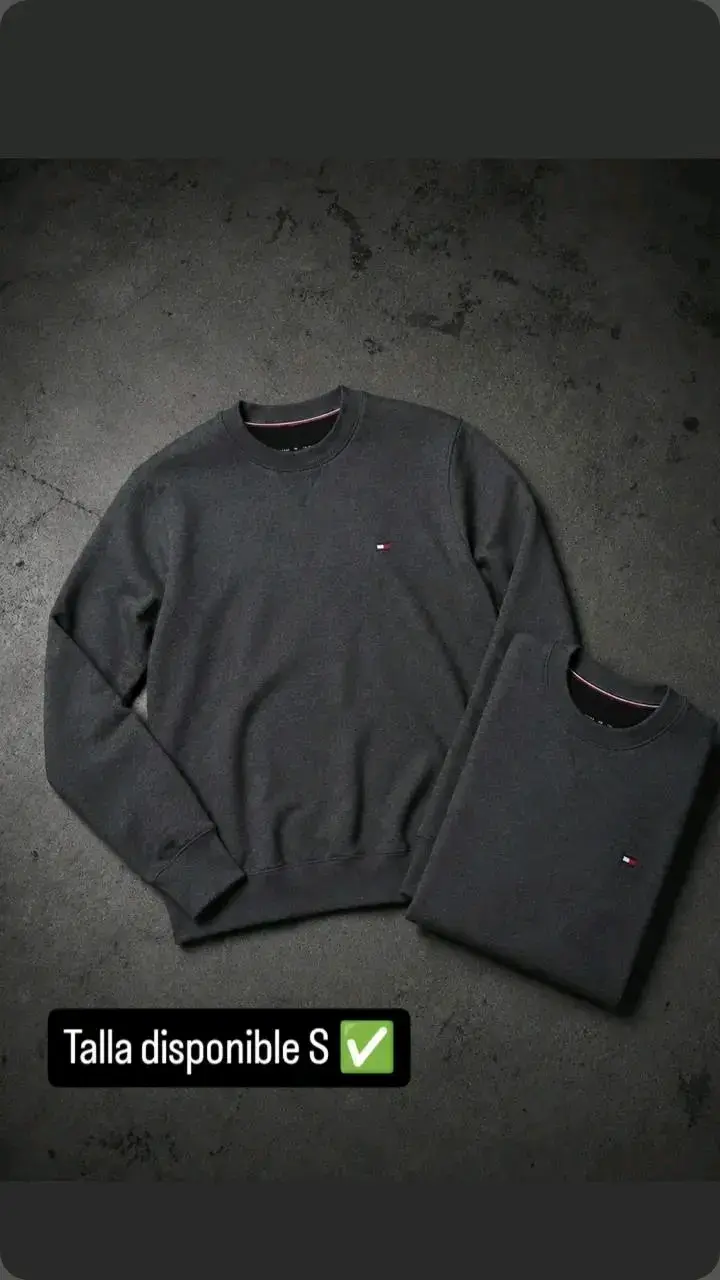 Polerón negro con logo Lacoste