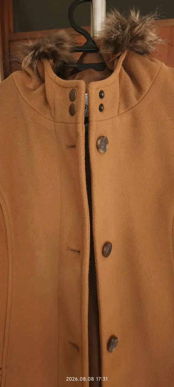 Abrigo de mujer Sybilla color mostaza con capucha - 3