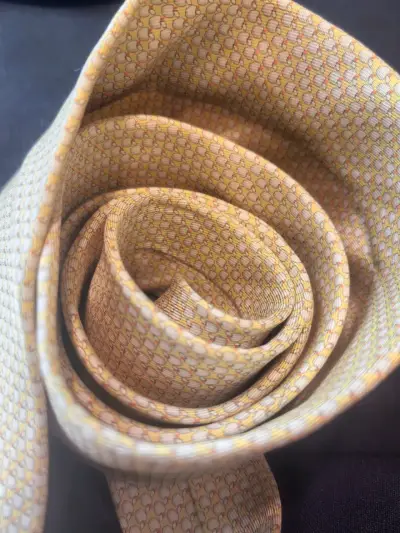 Corbata Salvatore Ferragamo de seda amarilla - miniatura 3